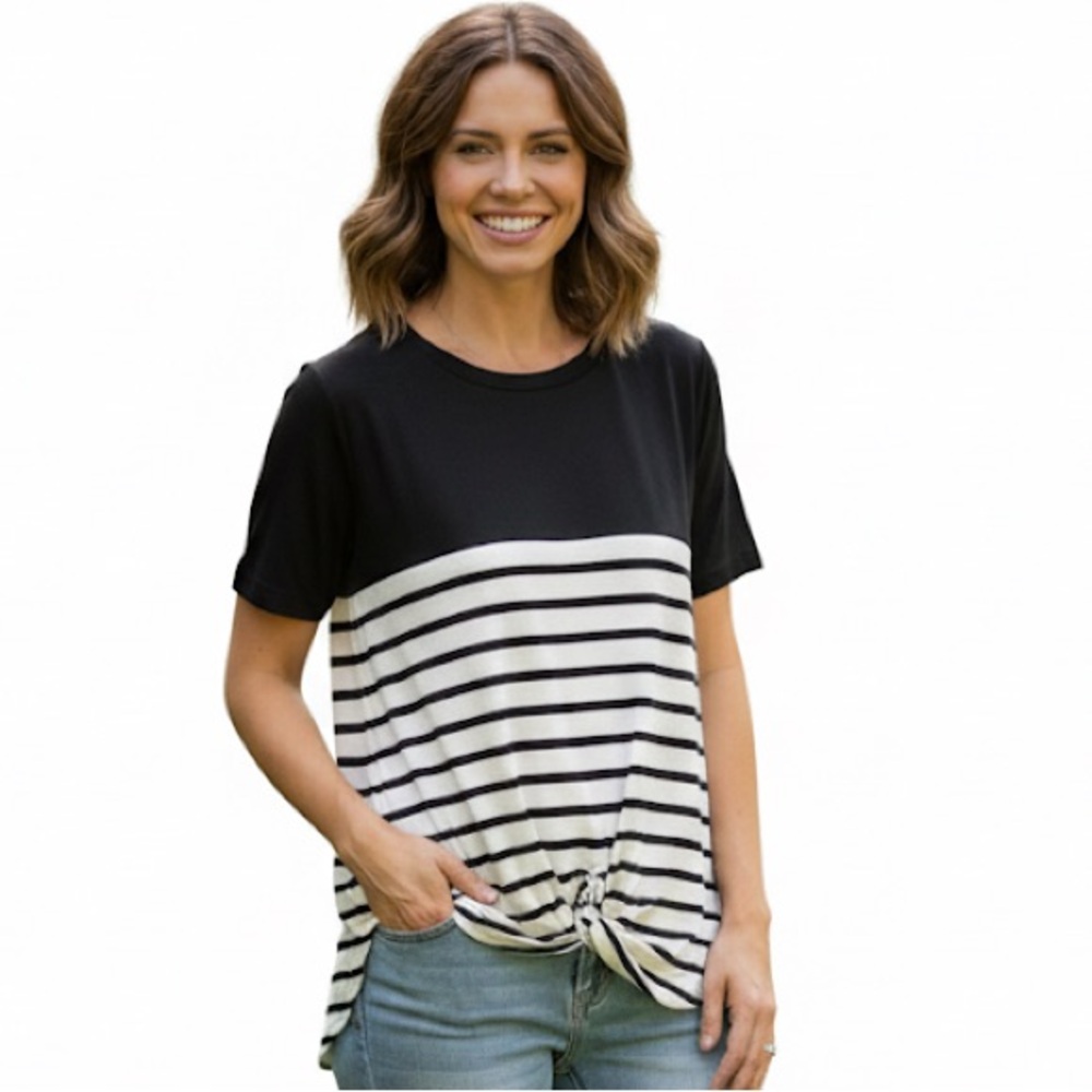 Women’s Small Black Stripe Tie Front Blouse​